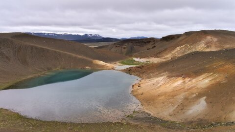 Islande, juin 20108, _1200832 raw sur les flancs du lac Viti