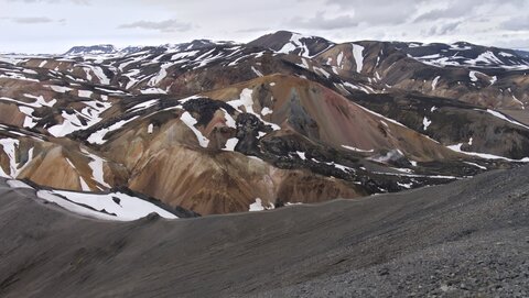 Islande, juin 20108, _1210353 raw Vue depuis le haut du Blahnukur  945m 