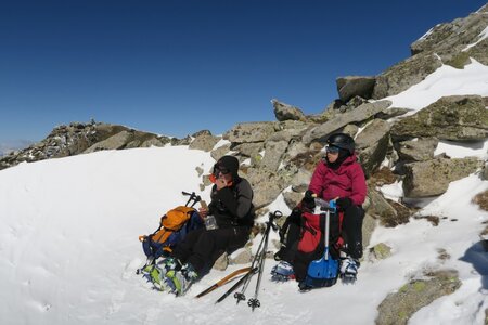 Raid ski de rando Encantats 2019, Pique-nique sous le sommet à l'abri du vent
