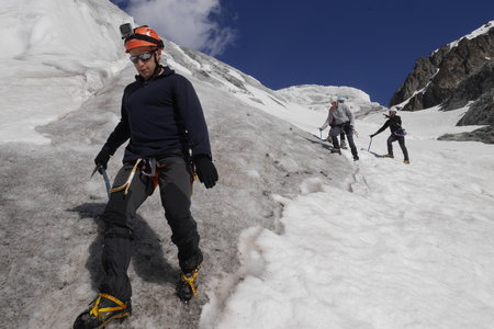 2019-06-04-09-autonomie-alpinisme-ecrins, ecole-glace-neigeglacier-blanc-alpes-aventure-2019-06-07-08