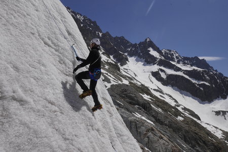 2019-06-04-09-autonomie-alpinisme-ecrins, ecole-glace-neigeglacier-blanc-alpes-aventure-2019-06-07-17