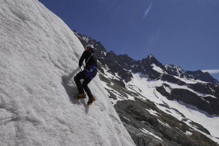 2019-06-04-09-autonomie-alpinisme-ecrins, ecole-glace-neigeglacier-blanc-alpes-aventure-2019-06-07-19