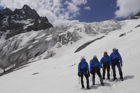 2019-06-04-09-autonomie-alpinisme-ecrins, ecole-glace-neigeglacier-blanc-alpes-aventure-2019-06-07-23
