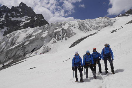 2019-06-04-09-autonomie-alpinisme-ecrins, ecole-glace-neigeglacier-blanc-alpes-aventure-2019-06-07-24
