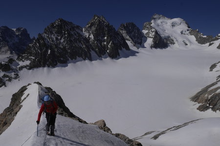 2019-06-04-09-autonomie-alpinisme-ecrins, pic-glacier-arsine-glacier-blanc-alpes-aventure-2019-06-08-43