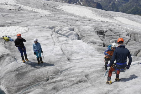 2019-07-29-08-04-mont-blanc, ecole-de-glace-glacier-du-tour-alpes-aventure-2019-07-30-33