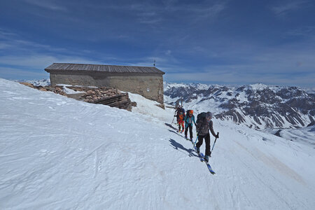 2021-03-22-27-ski-tour-du-thabor, alpes-aventure-mont-thabor-2021-03-26-024