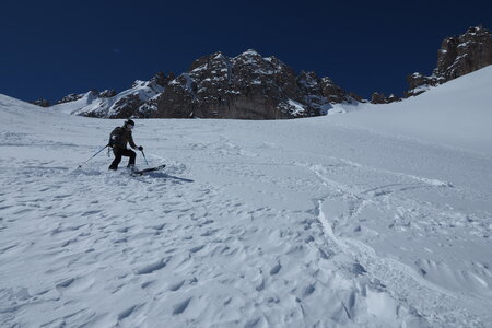 2021-03-22-27-ski-tour-du-thabor, alpes-aventure-tour-de-la-crete-de-moutouze--refuge-de-laval-2021-03-24-046