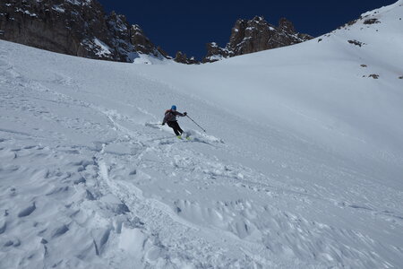 2021-03-22-27-ski-tour-du-thabor, alpes-aventure-tour-de-la-crete-de-moutouze--refuge-de-laval-2021-03-24-059