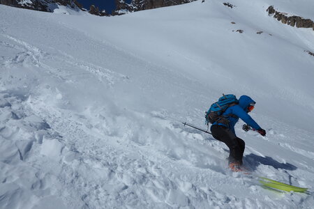 2021-03-22-27-ski-tour-du-thabor, alpes-aventure-tour-de-la-crete-de-moutouze--refuge-de-laval-2021-03-24-077