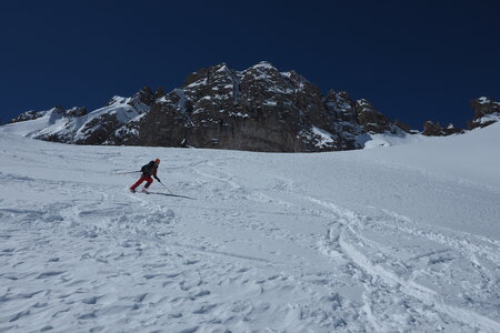 2021-03-22-27-ski-tour-du-thabor, alpes-aventure-tour-de-la-crete-de-moutouze--refuge-de-laval-2021-03-24-079