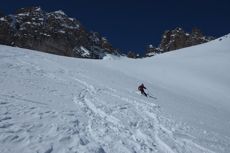2021-03-22-27-ski-tour-du-thabor, alpes-aventure-tour-de-la-crete-de-moutouze--refuge-de-laval-2021-03-24-091